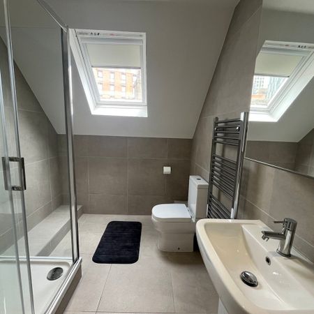 1 Bed Flat, New Briggate, LS2 - Photo 4