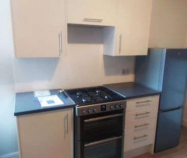 4 bedroom terraced house to rent - Photo 6