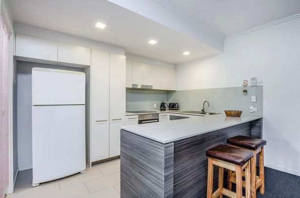 Varsity Lakes - Photo 1