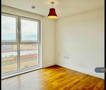 3 bedroom flat to rent - Photo 4