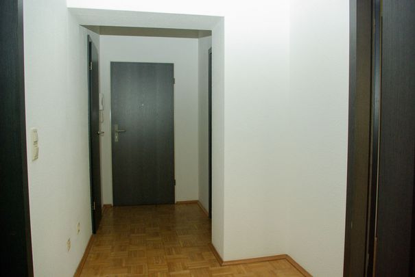 - Kleine Wohnung mit Parkett und Badewanne - Photo 1