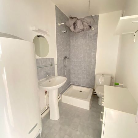 Location Appartement 1 pièce 28m² - Photo 3