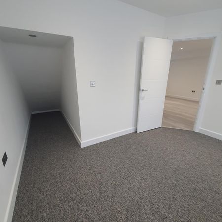 2 bedroom flat to rent - Photo 2