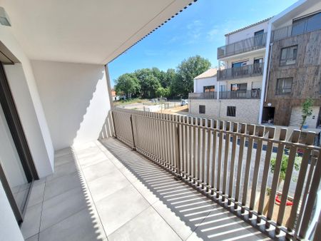 Location Appartement 2 pièces 42m² LES SABLES D’OLONNE 85340 - Photo 5