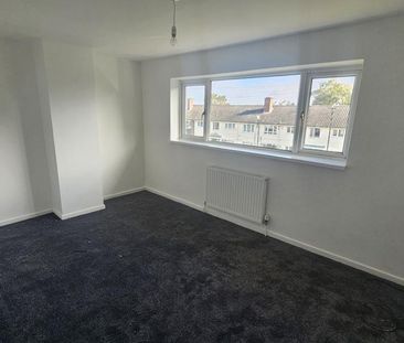 4 bedroom semi-detached house to rent - Photo 6