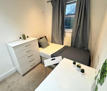 Room in a Shared House, London Road, HA9 - Photo 1