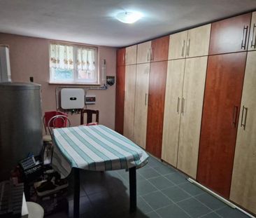 2070 APARTAMENT CU DOUA CMERE LA PARTERUL UNEI VILE, ZONA NORD - Fotografie 1