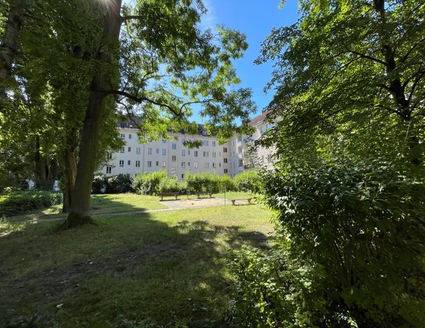 Steglitzer Altbau mit Balkon - Foto 1