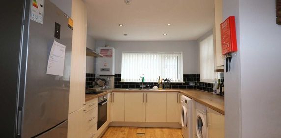 5 bedroom terraced house to rent - Photo 2