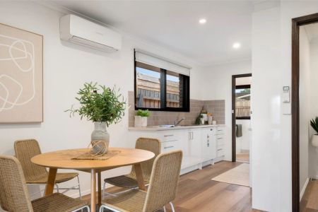 Modern Unit In Prime Location - Photo 2