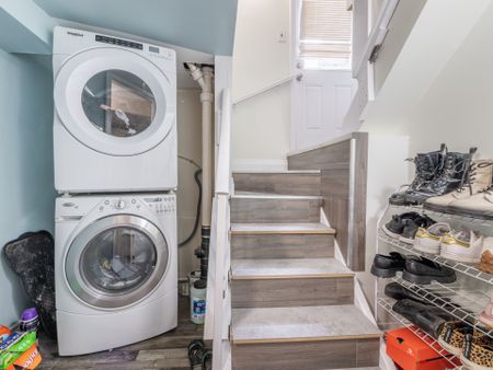 For Lease - 67 Glenburn Avenue Unit# main, Toronto, Ontario - Photo 2