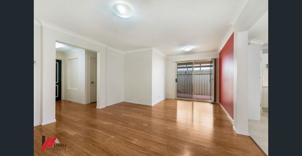 A Rare Glenwood Gem: Includes garden maintenance - Photo 1