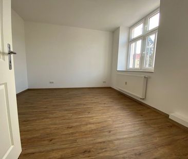 Modern sanierte 2-Raumwohnung mit Einbauküche sucht neue Mieter*innen! - Photo 6