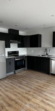 2 Bedroom Apartments - @Venture - Gibsons - Photo 1