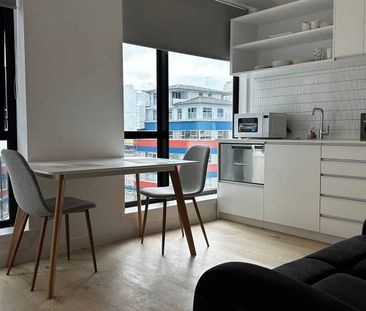 Near New 0ne bedroom fully furnished modern Apart - Photo 2