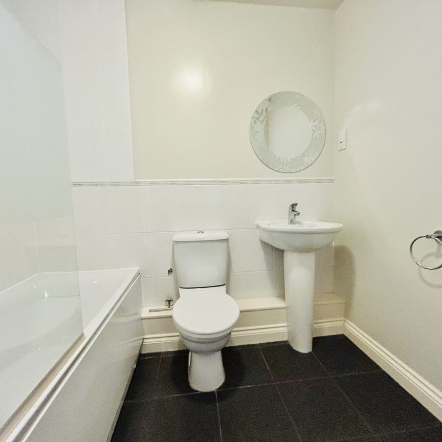 Sinfin Moor Lane, Derby, Chellaston - Photo 1