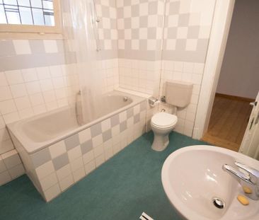 Schöne helle gepflegte Altbauwohnung zu vermieten - Foto 1