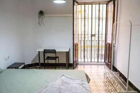 Calle Bustos Tavera, Sevilla, Andalusia 41003 - Photo 5