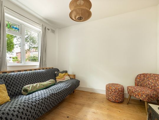 5 Bed Terraced House, Regal Close, E1 - Photo 1