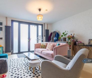 2 bedroom semi-detached house to rent - Photo 2