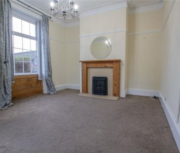 2 bedroom end of terrace house to rent - Photo 2