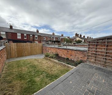 3 bedroom terraced house to rent - Photo 2