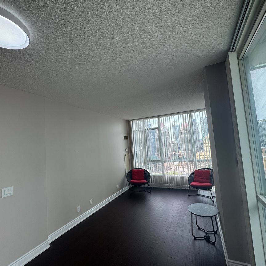 For Lease - 220 Burhamthorpe Road Unit# 2009, Mississauga, Ontario - Photo 1