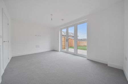 3 bedroom semi-detached house to rent - Photo 2