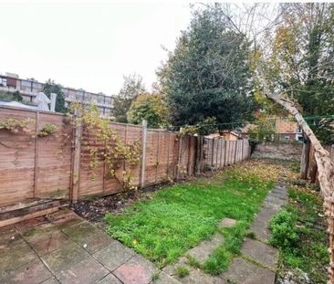 Felixstowe Road, Edmonton, London N9 0DT, Property for rent - Photo 3