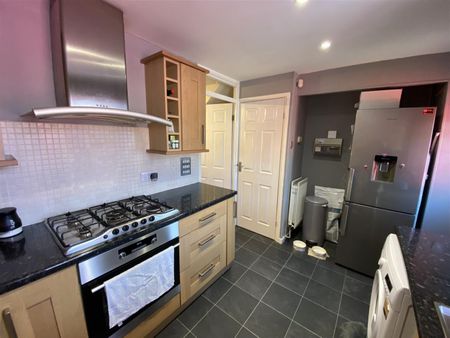 2 bedroom House To Let - Photo 3
