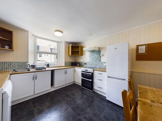 4 bedroom terraced house to rent - Photo 1