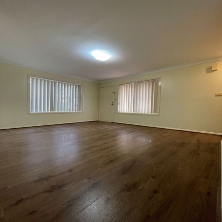 Renovated Townhouse in a Prime Location&excl; - Photo 4