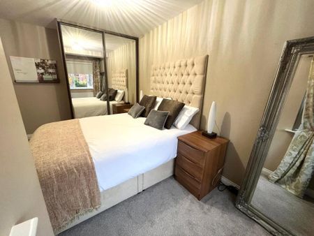 2 bedroom end of terrace house to rent - Photo 2