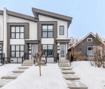 Quaint Tuxedo Park | 233 25 Avenue Northeast, Calgary - Photo 1