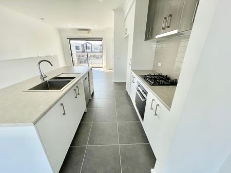 Low Maintenance Townhouse Living - Photo 4