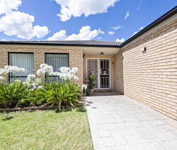 Renovated Four Bedroom Home with Pool - Photo 4