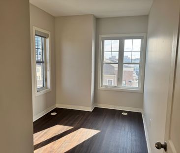 For Lease - 25 Prince William Boulevard, Clarington, Ontario - Photo 2