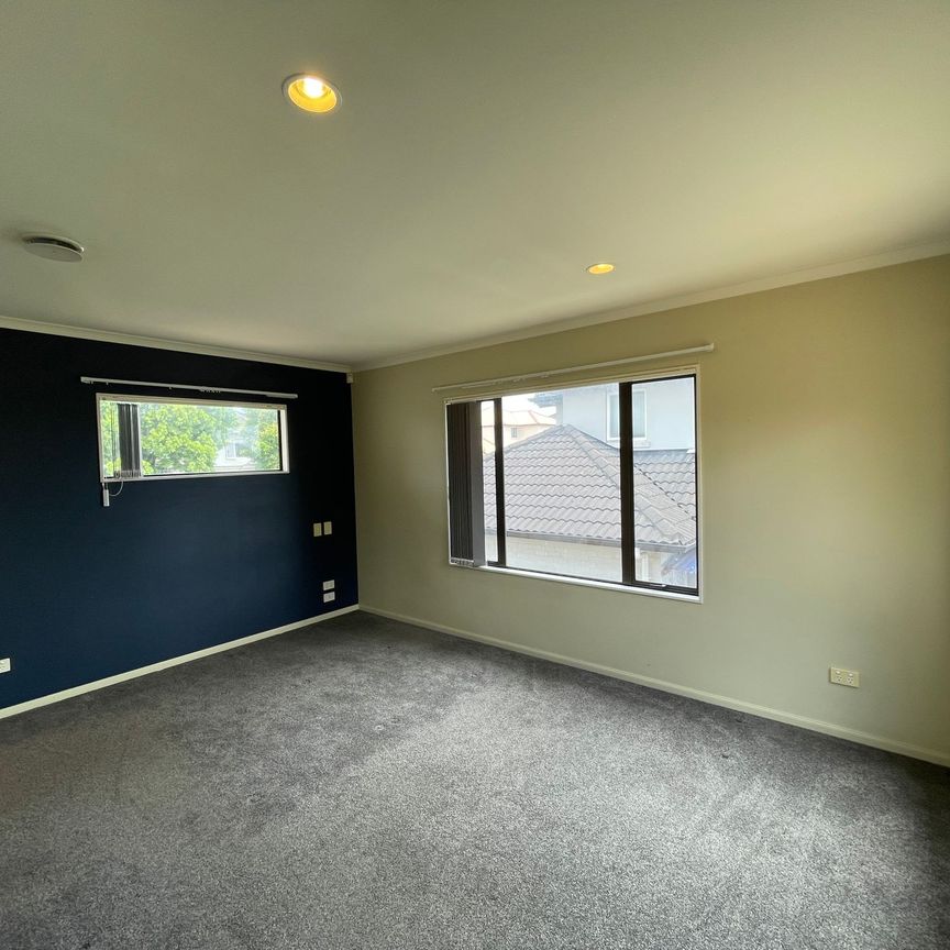 Grab the Family Home - Photo 1