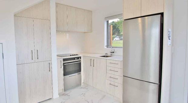 Stylish Townhouse with Expansive Views - Photo 1