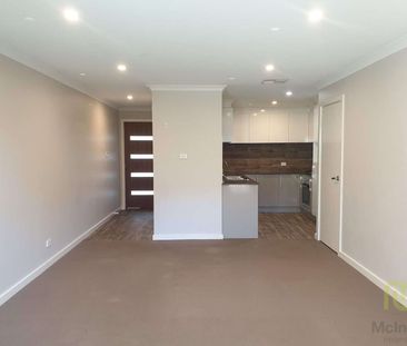 Townhouse in the heart of Coombs - Photo 1