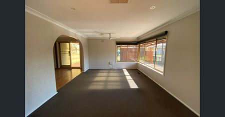 Family Home with Exceptional Outdoor Entertaining - Photo 4