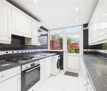 Winscombe, Bracknell Winscombe, Bracknell - Photo 1