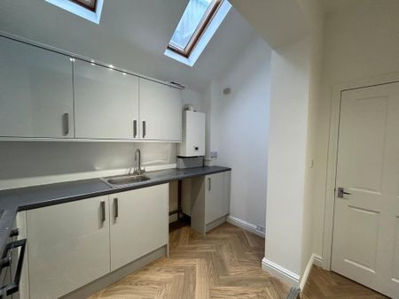 2 bedroom terraced house to rent - Photo 4