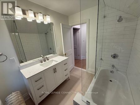 24 Ashley Street – Hamilton, Ontario - Photo 2