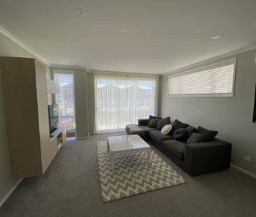 Modern Townhouse - Photo 5