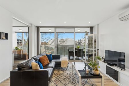 Modern 3-Bedroom Apartment in the Heart of Mawson Lakes - Photo 2