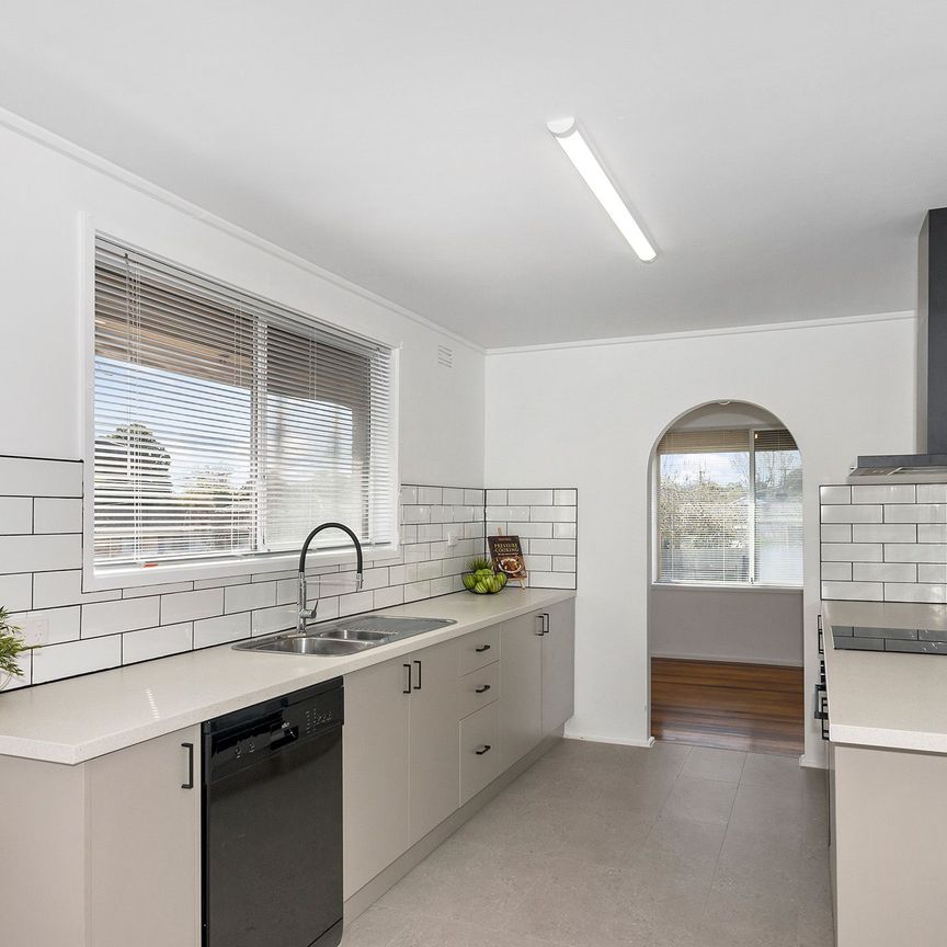 Beautiful 4-Bedroom Family Home in the Heart of Karingal - Photo 1