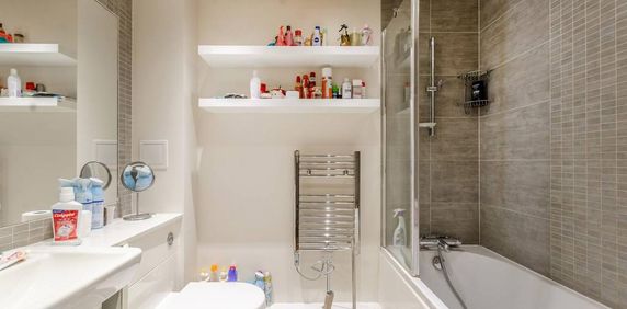 2 bedroom flat to rent - Photo 2