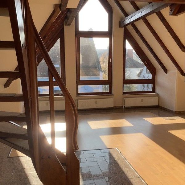 Solvente Mieter gesucht: Großzügige 3-Zimmer-Maisonette-Wohnung mit Dachterrasse - Photo 1