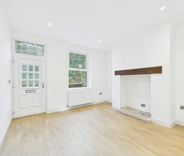 Terraced House to rent on - Photo 2